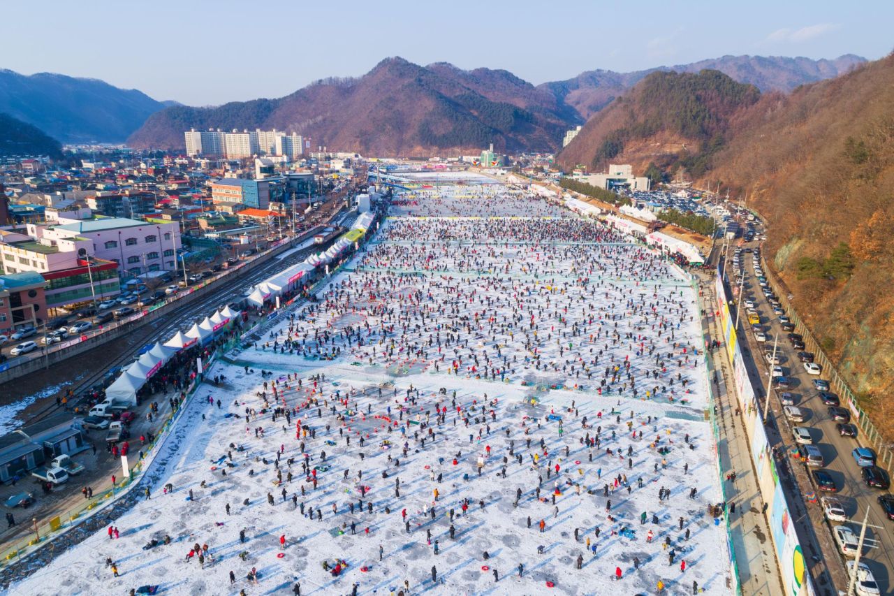 2027韓國華川山鱒魚冰雪節｜1月9日登場！冰釣、徒手抓魚、玩雪與交通攻略